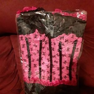 Feminine and cute as all. Sexy and dainty.